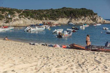 Chalkidiki, orta Makedonya, Yunanistan - 25 Ağustos 2014: Deniz manzarası Kalamitsi beach adlı Sithonia Yarımadası, Chalkidiki, orta Makedonya