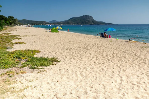 Chalkidiki, orta Makedonya, Yunanistan - 25 Ağustos 2014: Deniz manzarası Toroni kumsalda Sithonia Yarımadası, Chalkidiki, orta Makedonya