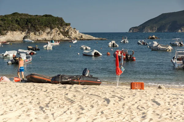 Chalkidiki, orta Makedonya, Yunanistan - 25 Ağustos 2014: Deniz manzarası Kalamitsi beach adlı Sithonia Yarımadası, Chalkidiki, orta Makedonya — Stok fotoğraf