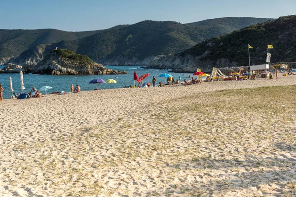 Chalkidiki, orta Makedonya, Yunanistan - 25 Ağustos 2014: Deniz manzarası Kalamitsi beach adlı Sithonia Yarımadası, Chalkidiki, orta Makedonya