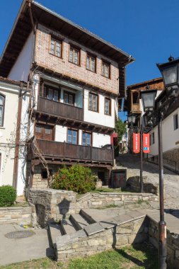 Veliko Tarnovo, Bulgaristan - 11 Nisan 2017: Eski şehir şehir Veliko Tarnovo, evlerde