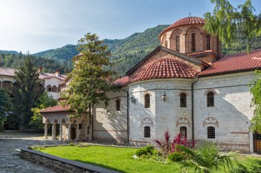 Bachkovo Manastırı, Bulgaristan - 23 Ağustos 2017: Panoramik Ortaçağ Bachkovo Manastırı,