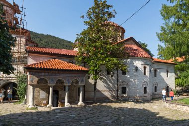 Bachkovo Manastırı, Bulgaristan - 23 Ağustos 2017: Panoramik Ortaçağ Bachkovo Manastırı,