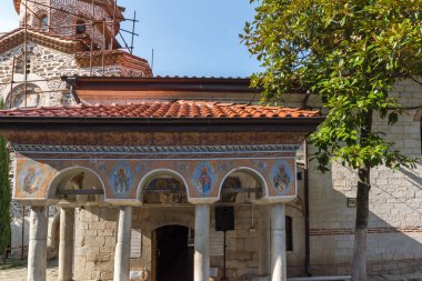 Bachkovo Manastırı, Bulgaristan - 23 Ağustos 2017: Panoramik Ortaçağ Bachkovo Manastırı,