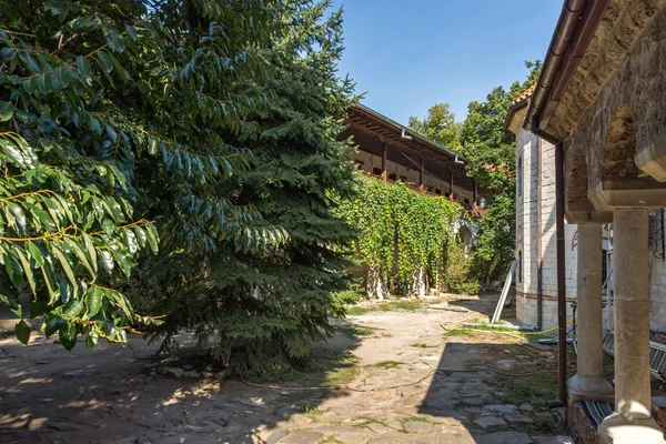 BACHKOVO MONASTERY, BULGÁRIA - 23 de agosto de 2017: Vista panorâmica do Mosteiro Medieval de Bachkovo , — Fotografia de Stock