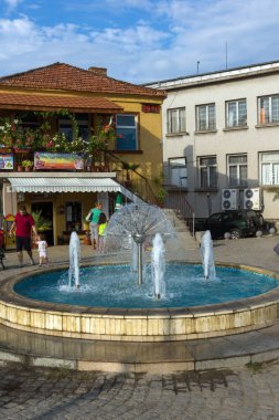 Chernomorets, Bulgaristan - 16 Ağustos 2017: Chernomorets Köyü, Burgaz bölge tipik Caddesi