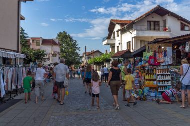 Chernomorets, Bulgaristan - 16 Ağustos 2017: Chernomorets Köyü, Burgaz bölge tipik Caddesi
