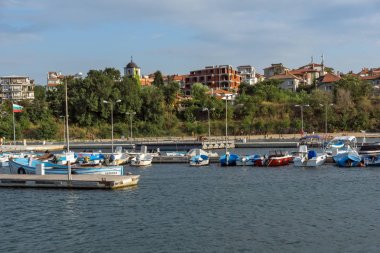 Chernomorets, Bulgaristan - 16 Ağustos 2017: Chernomorets bağlantı noktası, Burgaz bölge, muhteşem deniz manzarası