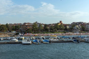Chernomorets, Bulgaristan - 16 Ağustos 2017: Chernomorets bağlantı noktası, Burgaz bölge, muhteşem deniz manzarası