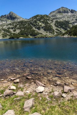 Büyük Valyavishko Gölü ve Dzhangal tepe, Pirin Dağı ile muhteşem manzara