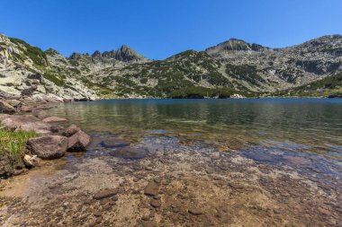 Büyük Valyavishko Gölü ve Dzhangal tepe, Pirin Dağı ile muhteşem manzara