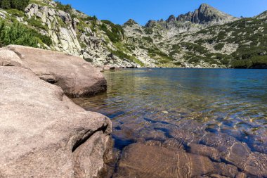 Büyük Valyavishko Gölü ve Dzhangal tepe, Pirin Dağı ile muhteşem manzara