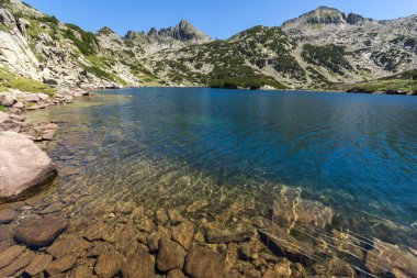 Büyük Valyavishko Gölü ve Dzhangal tepe, Pirin Dağı ile muhteşem manzara