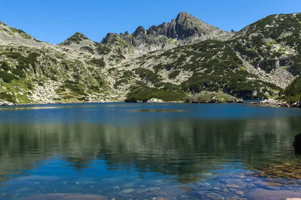 Büyük Valyavishko Gölü ve Dzhangal tepe, Pirin Dağı ile muhteşem manzara