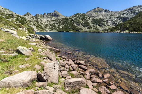 Büyük Valyavishko Gölü ve Dzhangal tepe, Pirin Dağı ile muhteşem manzara