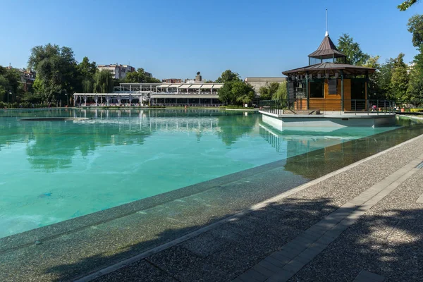 Plovdiv, Bulgaristan - 1 Eylül 2017: Panoramik şehir Plovdiv pınarlarına şarkı