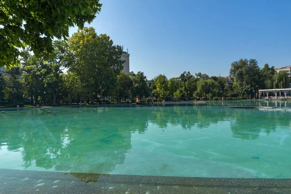 Plovdiv, Bulgaristan - 1 Eylül 2017: Panoramik şehir Plovdiv pınarlarına şarkı