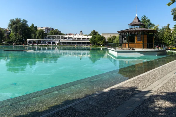 Plovdiv, Bulgaristan - 1 Eylül 2017: Panoramik şehir Plovdiv pınarlarına şarkı