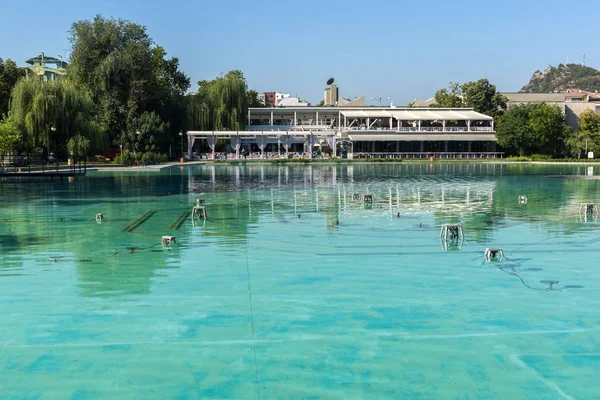 Plovdiv, Bulgaristan - 1 Eylül 2017: Panoramik şehir Plovdiv pınarlarına şarkı