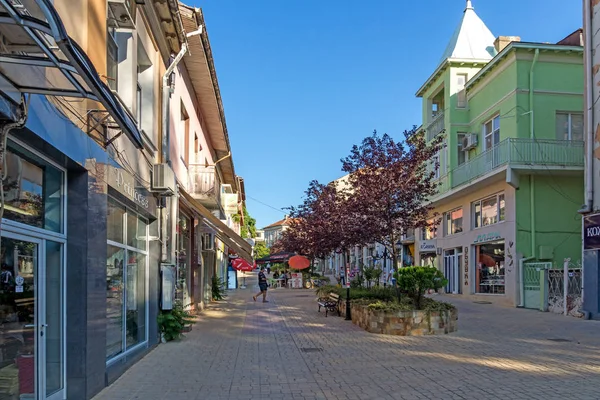 Petrich, Bulharsko - 6 září 2017: Panoramatický pohled středem města Petrich, regionu Blagoevgrad — Stock fotografie