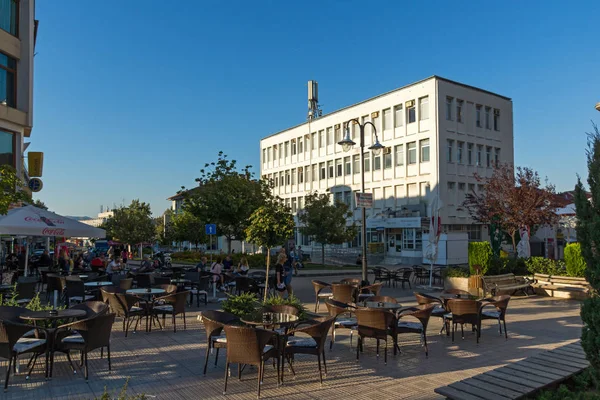 Petrich, Βουλγαρία - 6 Σεπτεμβρίου 2017: Πανοραμική θέα του κέντρου της πόλης του Petrich, Περιφέρεια Μπλαγκόεβγκραντ — Φωτογραφία Αρχείου