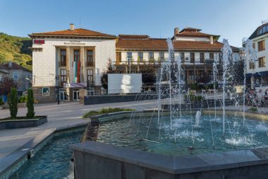 Petrich, Bulgaristan - 6 Eylül 2017: Blagoevgrad bölge Petrich şehir merkezinde panoramik manzaralı