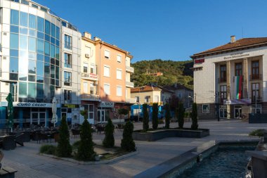 Petrich, Bulgaristan - 6 Eylül 2017: Blagoevgrad bölge Petrich şehir merkezinde panoramik manzaralı