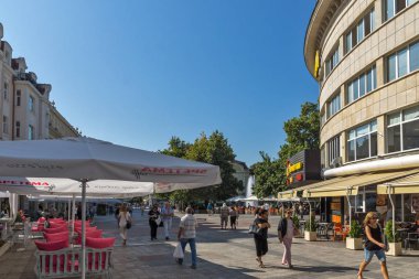 Plovdiv, Bulgaristan - 1 Eylül 2017: Panorama merkezi sokak Knyaz Alexander ben şehir Plovdiv