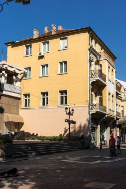 Plovdiv, Bulgaristan - 1 Eylül 2017: Panorama merkezi sokak Knyaz Alexander ben şehir Plovdiv