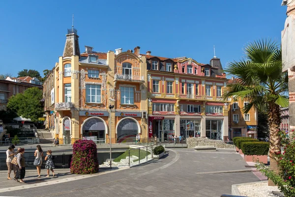 Plovdiv, bulgaria - 1. september 2017: panorama der zentralen straße knyaz alexander i in der stadt plovdiv — Stockfoto