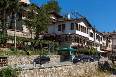 Melnik, Bulgaristan - 7 Eylül 2017: Melnik, Bulgaristan şehirde eski ile Panorama Evleri