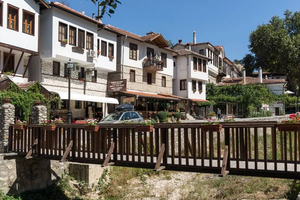 Melnik, Bulgarien - 7 September 2017: Panorama med gamla hus i staden Melnik, Bulgarien — Stockfoto