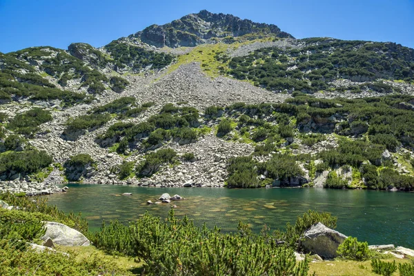 Pemandangan luar biasa dengan danau Valyavishko, Pirin Mountain — Stok Foto