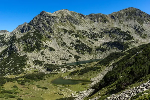 Prevalski göl ve Valyavishki Kınalı tepe, Pirin Dağı ile muhteşem manzara