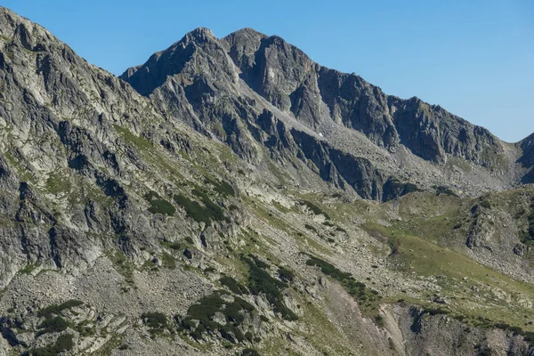 Paesaggio incredibile con la cima Yalovarnika, Pirin Mountain — Foto Stock