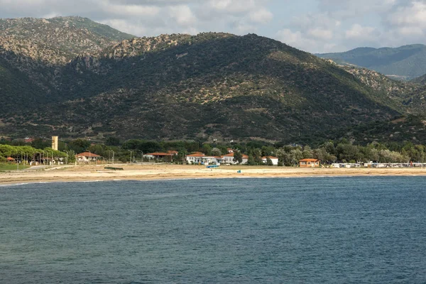 Vista panorámica de la playa de Sykia en la península de Sithonia, Chalkidiki, Macedonia Central — Foto de Stock