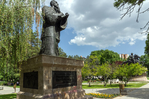 SKOPJE, REPUBLIC OF MACEDONIA - 13 мая 2017: Typical street in the center of city of Skopje
