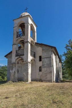 Ortaçağ kilise Yane Sandanski Türbesi Rozhen Köyü yakınındaki panoramik manzaralı