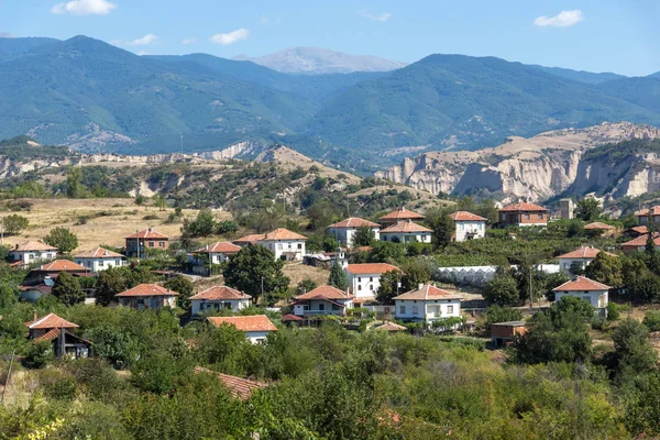 Panoramablick auf das Dorf Rauteniza und die Weinberge in der Nähe der Stadt Melnik, Region Blagoevgrad — Stockfoto