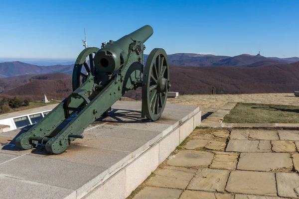 Sonbahar görünümünü anıt özgürlük Shipka, Bulgaria — Stok fotoğraf