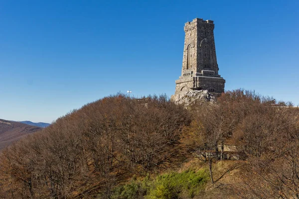 Sonbahar görünümünü anıt özgürlük Shipka, Bulgaria