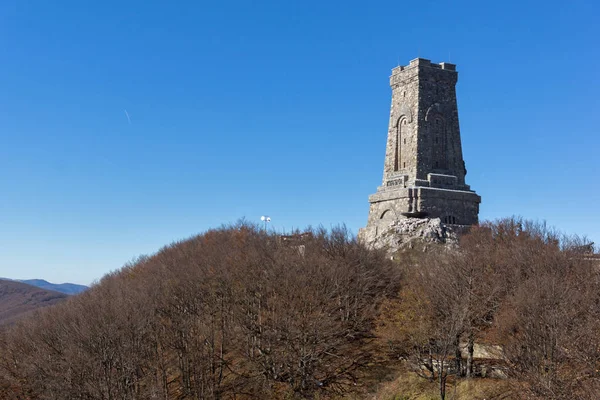 Sonbahar görünümünü anıt özgürlük Shipka, Bulgaria
