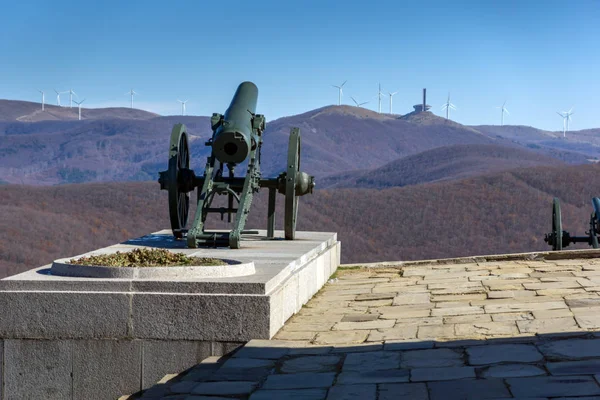 Sonbahar görünümünü anıt özgürlük Shipka, Bulgaria