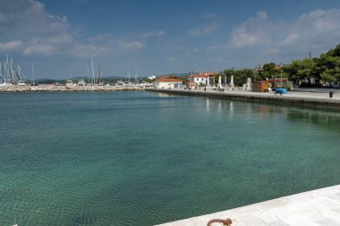 Chalkidiki, orta Makedonya, Yunanistan - 25 Ağustos 2014: Bağlantı noktası Nikiti Sithonia Yarımadası, Chalkidiki, Yunanistan, panoramik manzaralı
