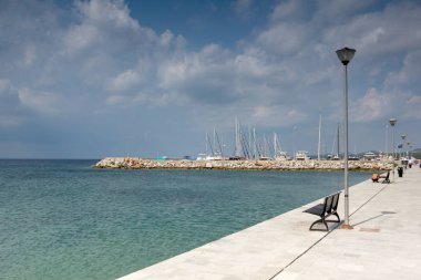 Chalkidiki, orta Makedonya, Yunanistan - 25 Ağustos 2014: Bağlantı noktası Nikiti Sithonia Yarımadası, Chalkidiki, orta Makedonya, panoramik manzaralı