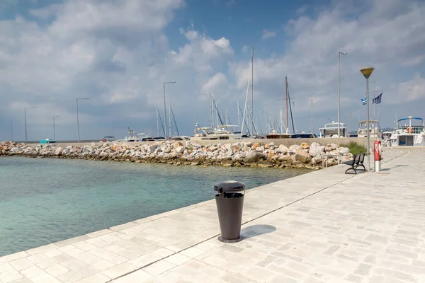 Chalkidiki, orta Makedonya, Yunanistan - 25 Ağustos 2014: Bağlantı noktası Nikiti Sithonia Yarımadası, Chalkidiki, panoramik manzaralı