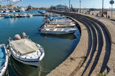 Dedeağaç, Yunanistan - 23 Eylül 2017: Liman ve şehir Dedeağaç, Yunanistan için Panorama