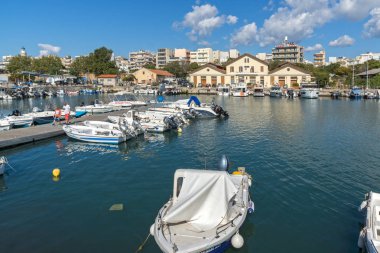 Dedeağaç, Yunanistan - 23 Eylül 2017: Liman ve şehir Dedeağaç, Yunanistan için Panorama