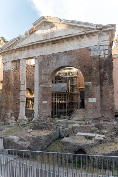 Rome, Italië - 22 juni 2017: Ruïnes van Portico van Octavia in de stad Rome — Stockfoto