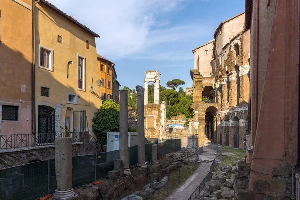 Roma, Itália - 22 de junho de 2017: As ruínas de teatro de Marcello na cidade de Roma — Fotografia de Stock